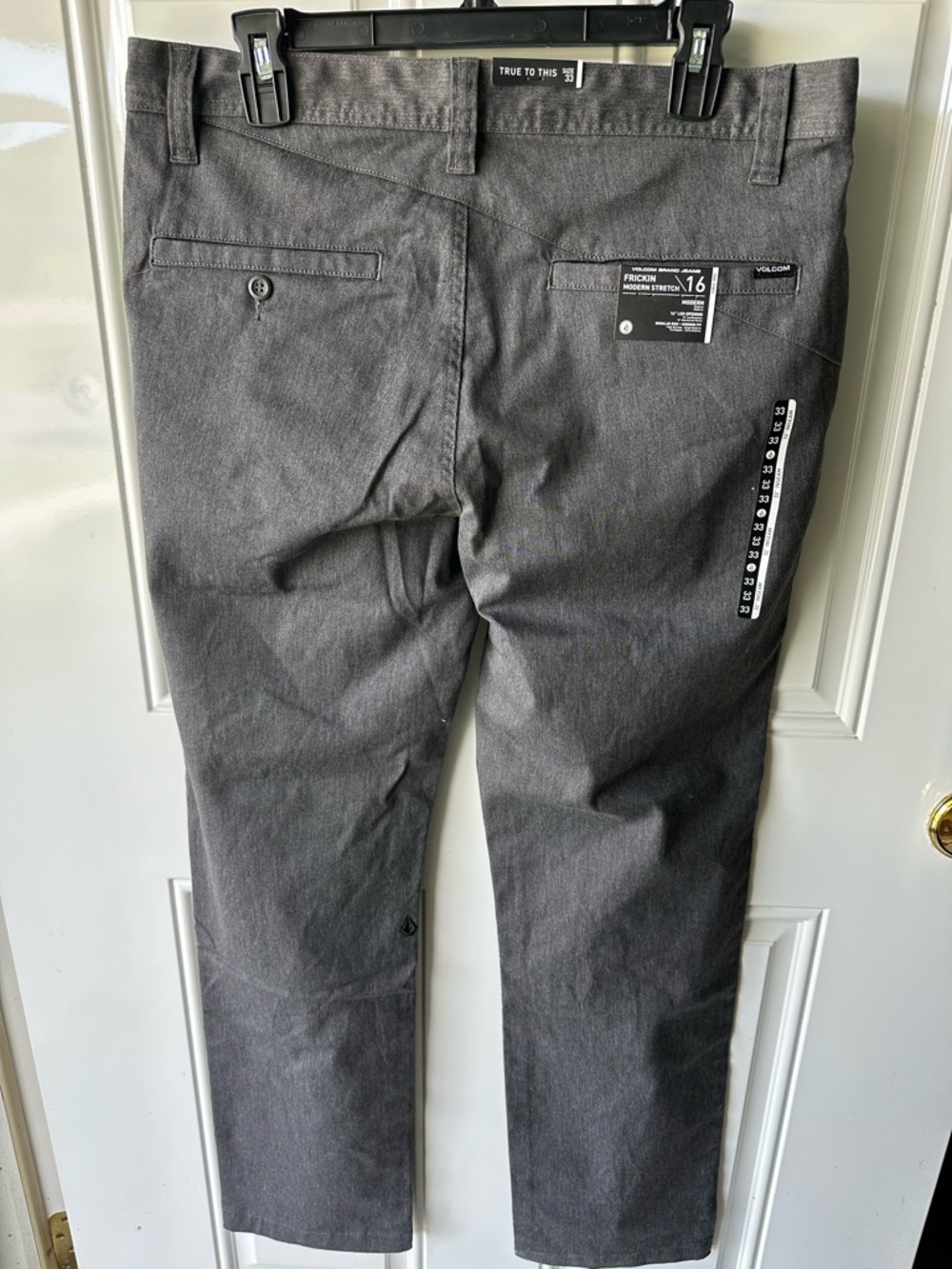 Volcom Frickin Modern Street 33x32 NWT